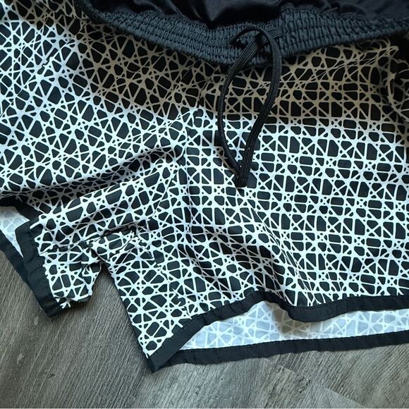 Champion Running Shorts Lined Black White Medium Athletic Workout Sporty - Picture 7 of 12